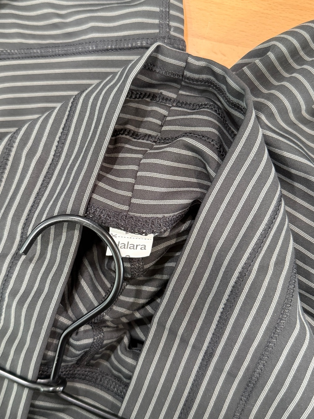 Halara High Waisted Drawstring Striped Yoga Leggings with Pockets size small - Picture 6 of 6